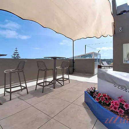 Ta' Guzeppi Boutique Near St Thomas Bay