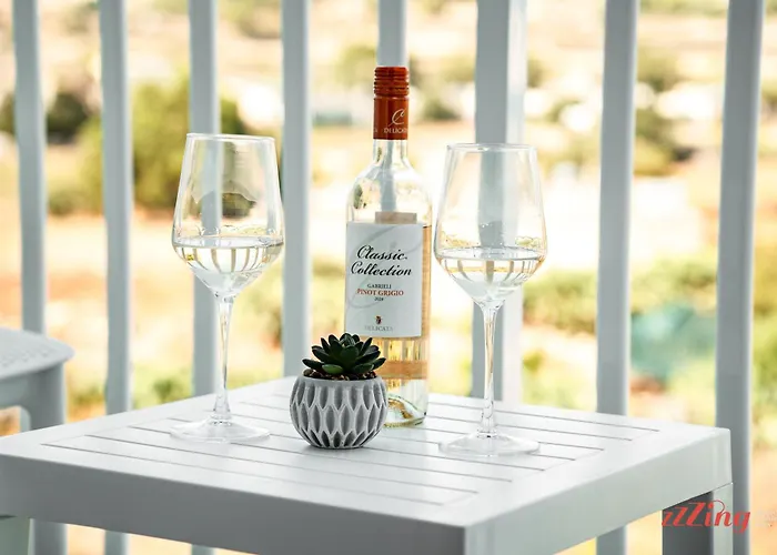 Ta' Guzeppi Boutique Near St Thomas Bay