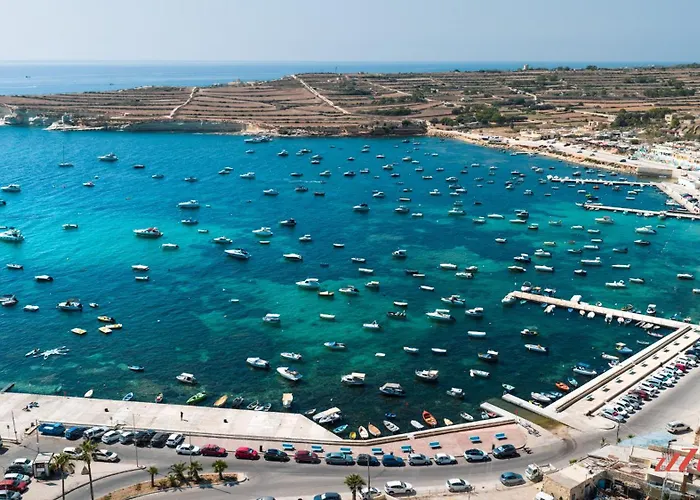 Ta' Guzeppi Boutique Near St Thomas Bay Il-Maħsel